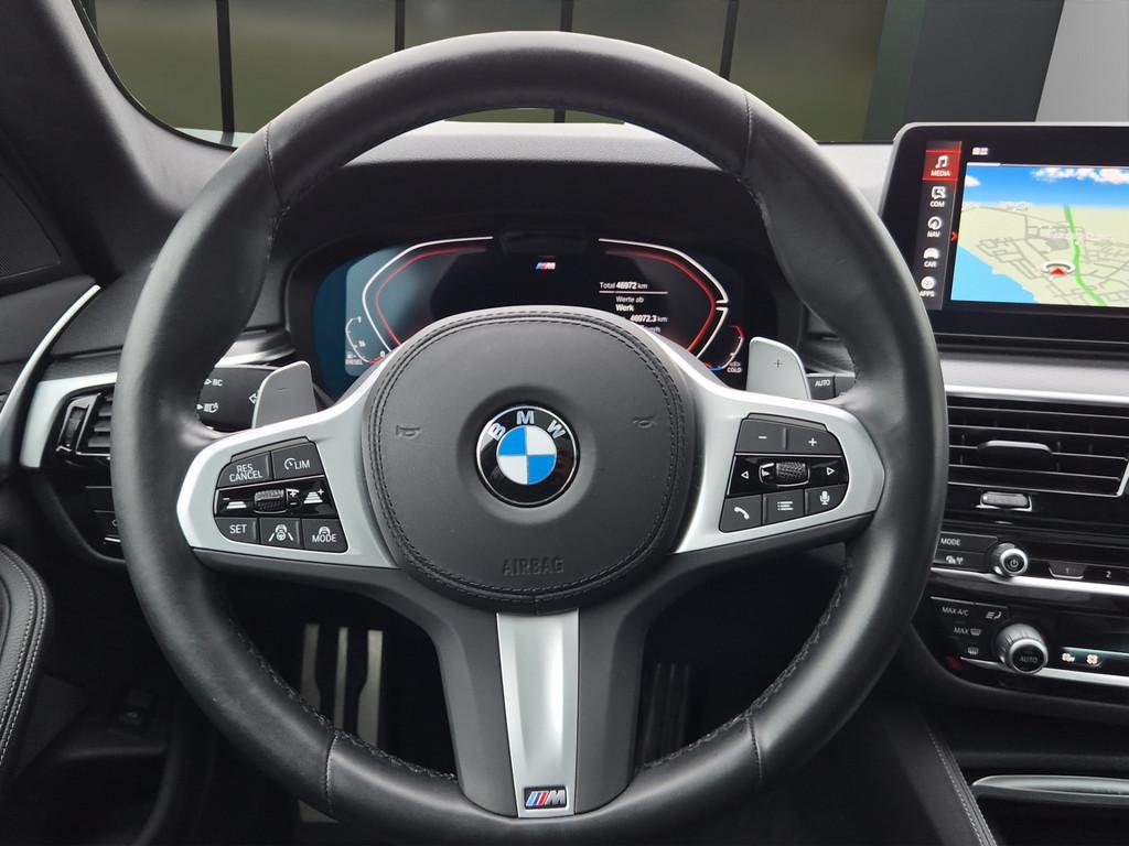 BMW 530d xDrive T. M-SPORT LASER NAVI PANO 18" AHK