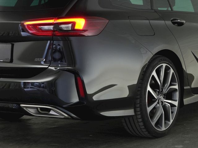 Insignia B ST GSi 4X4 AT+AHK+NAVI+SCHIEBEDACH+SI