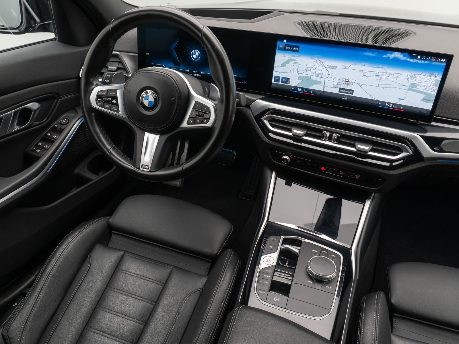 Fahrzeugabbildung BMW 320d M Sport AHK Stop&Go Alarm DAB Komfort 19Zol