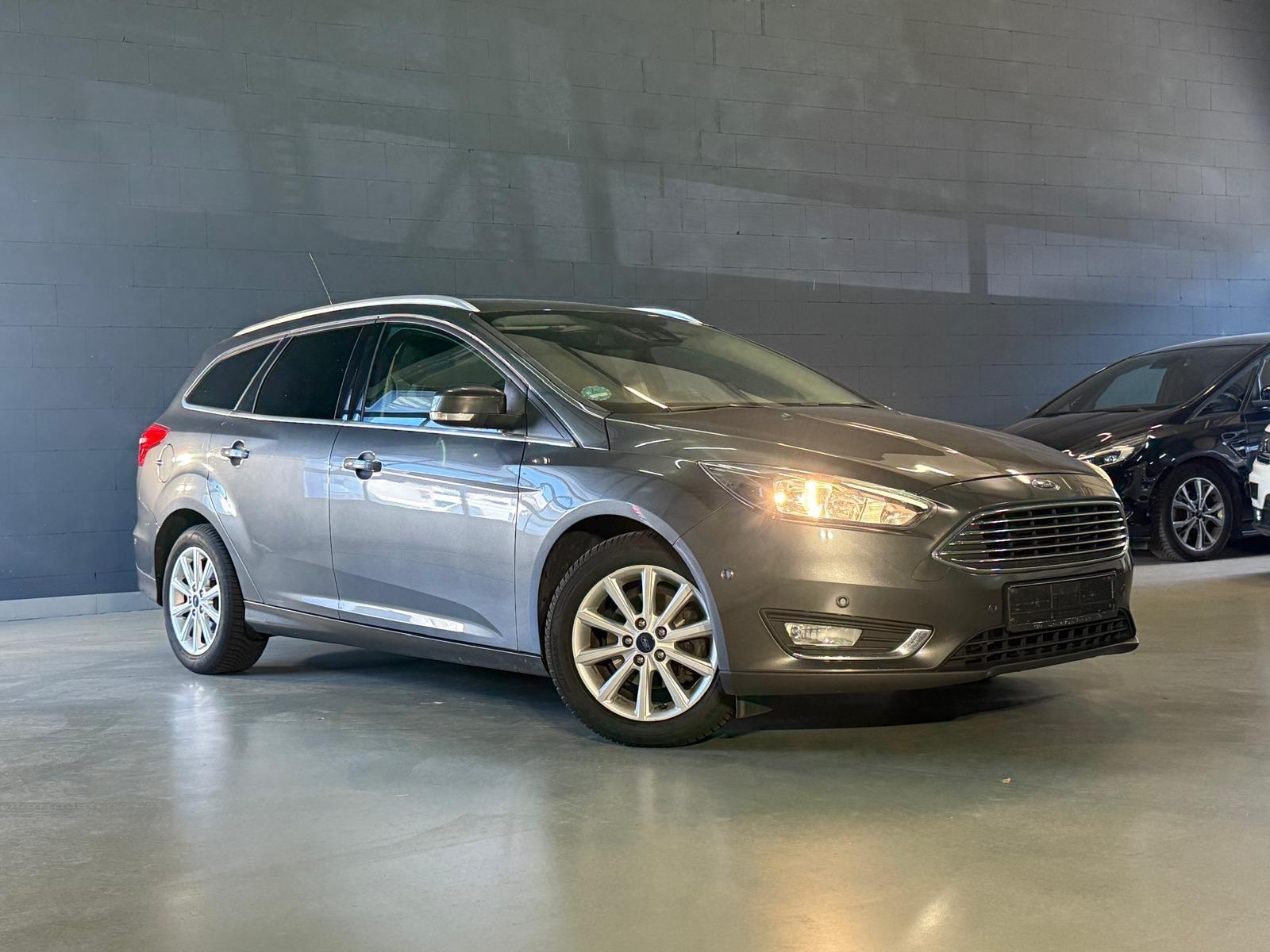 Ford Focus Turnier Titanium-NAVI-SHZ-TEMPO-PDC-KLIMAA