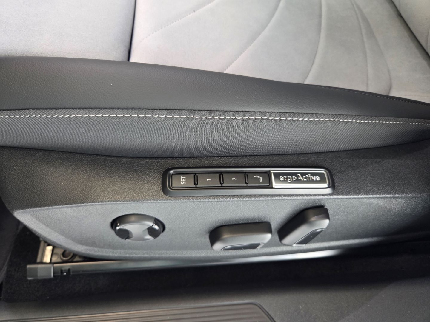 Fahrzeugabbildung Volkswagen ID.3 Energy Pro S Navi Memory Sitze Massagesitze