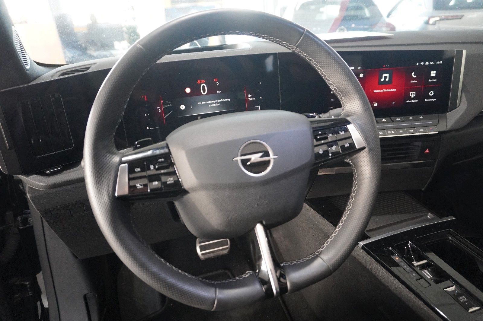 Fahrzeugabbildung Opel Astra L ST 1.2T ULTIMATE NAVI/LED/360° /PANO./SH