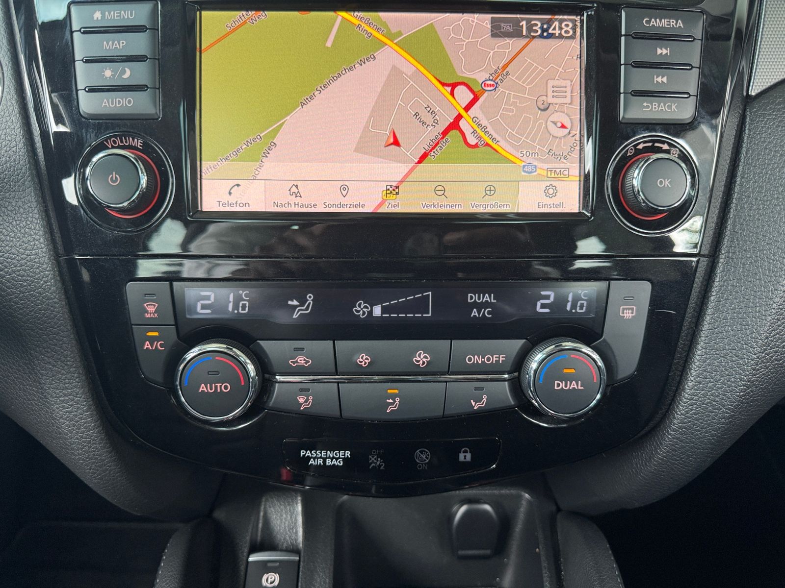 Fahrzeugabbildung Nissan Qashqai Akari PANO RFK AHK NAVI ALU