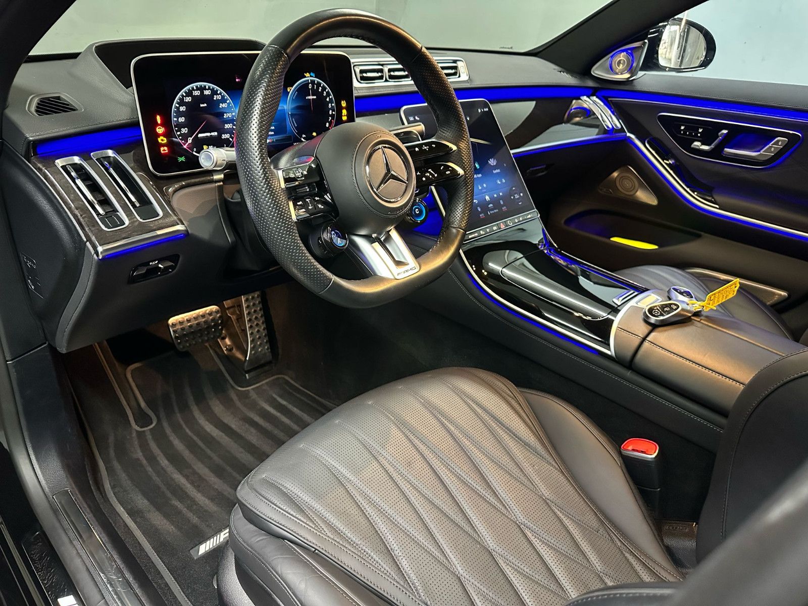 Fahrzeugabbildung Mercedes-Benz S 63 E Performance L *KERAMIK*PANO*TV*MASSAGE*