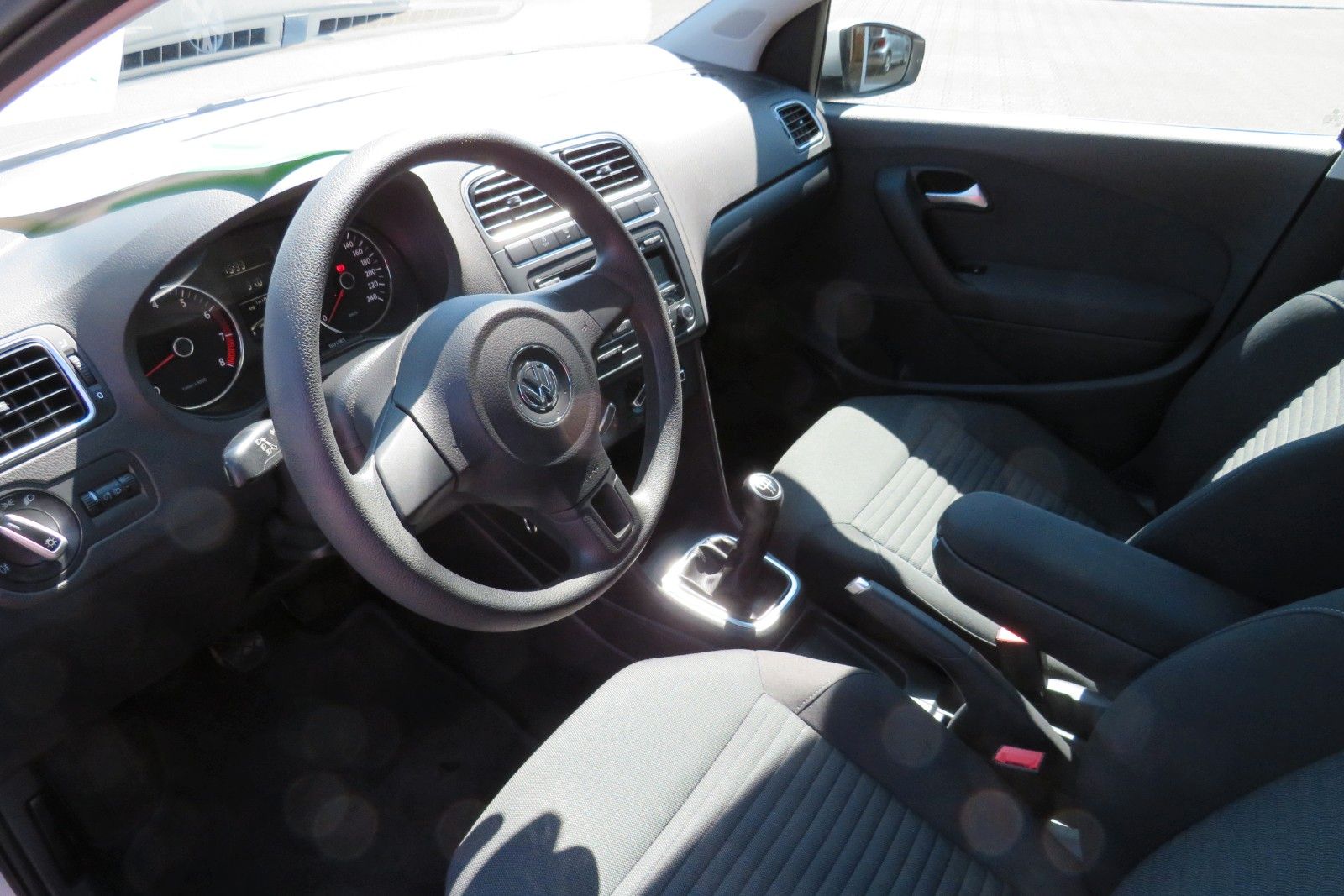 Fahrzeugabbildung Volkswagen Polo V Comfortline KLIMA RADIO SCHECKHEFT