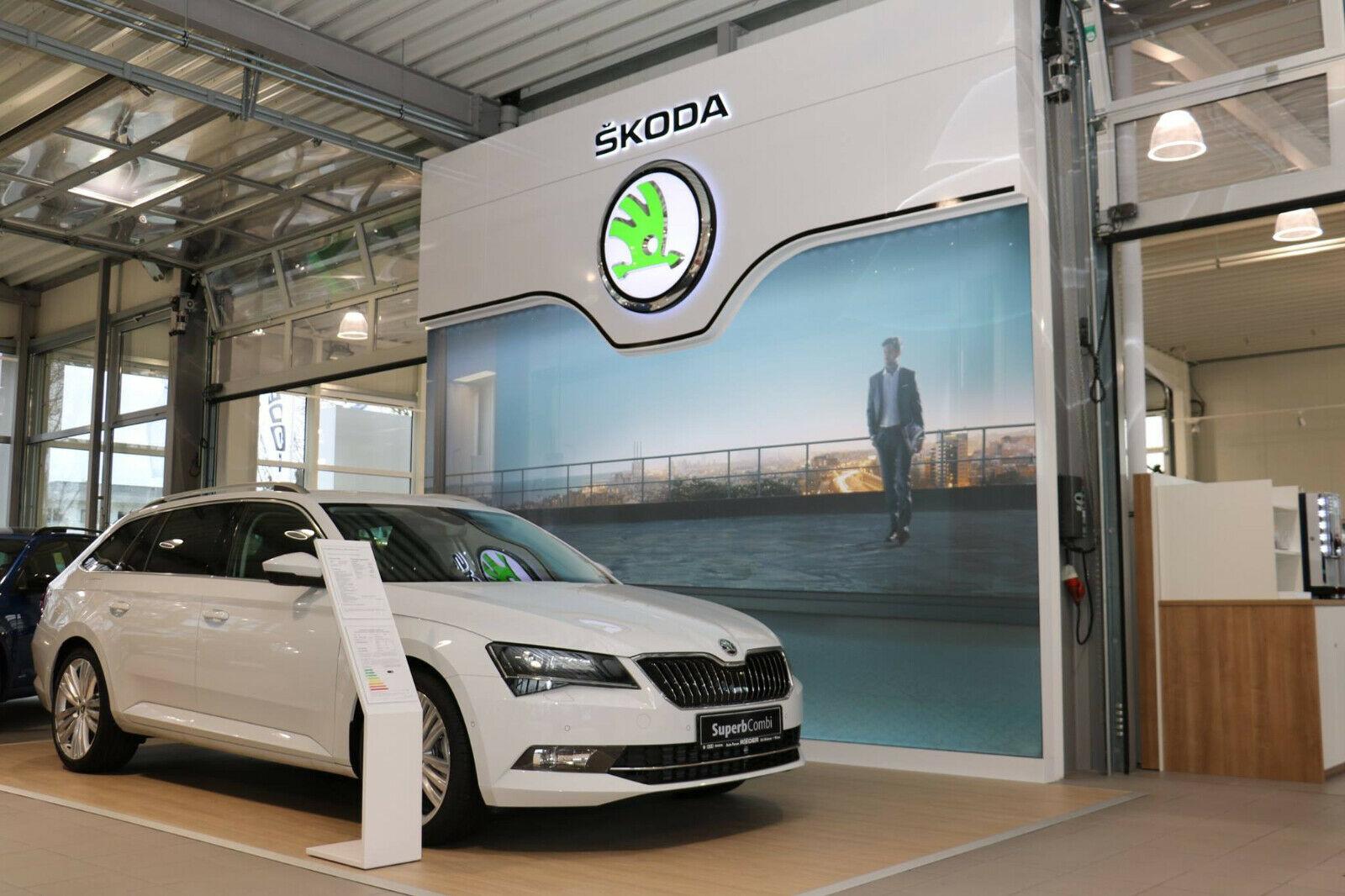 showroom-image-top