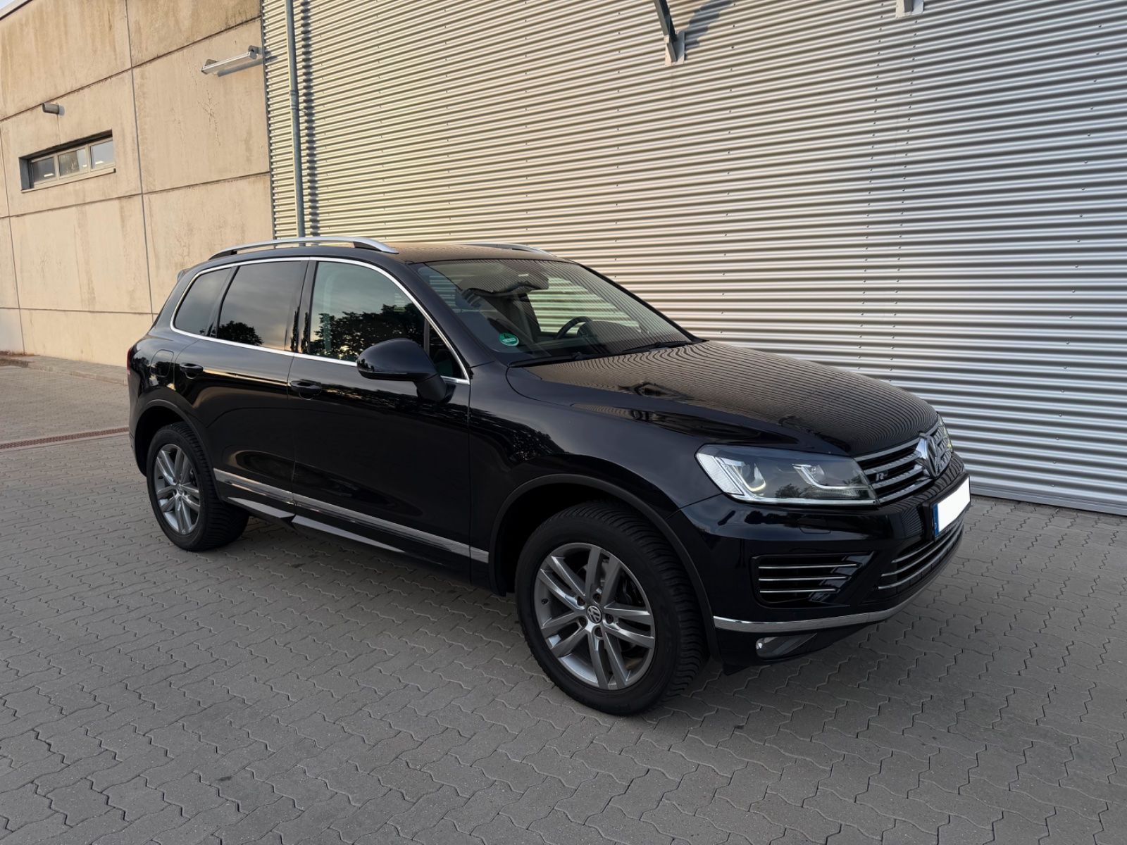 VW VW Touareg  3.0 TDI V6 BMT SCR R-Line - TÜ...