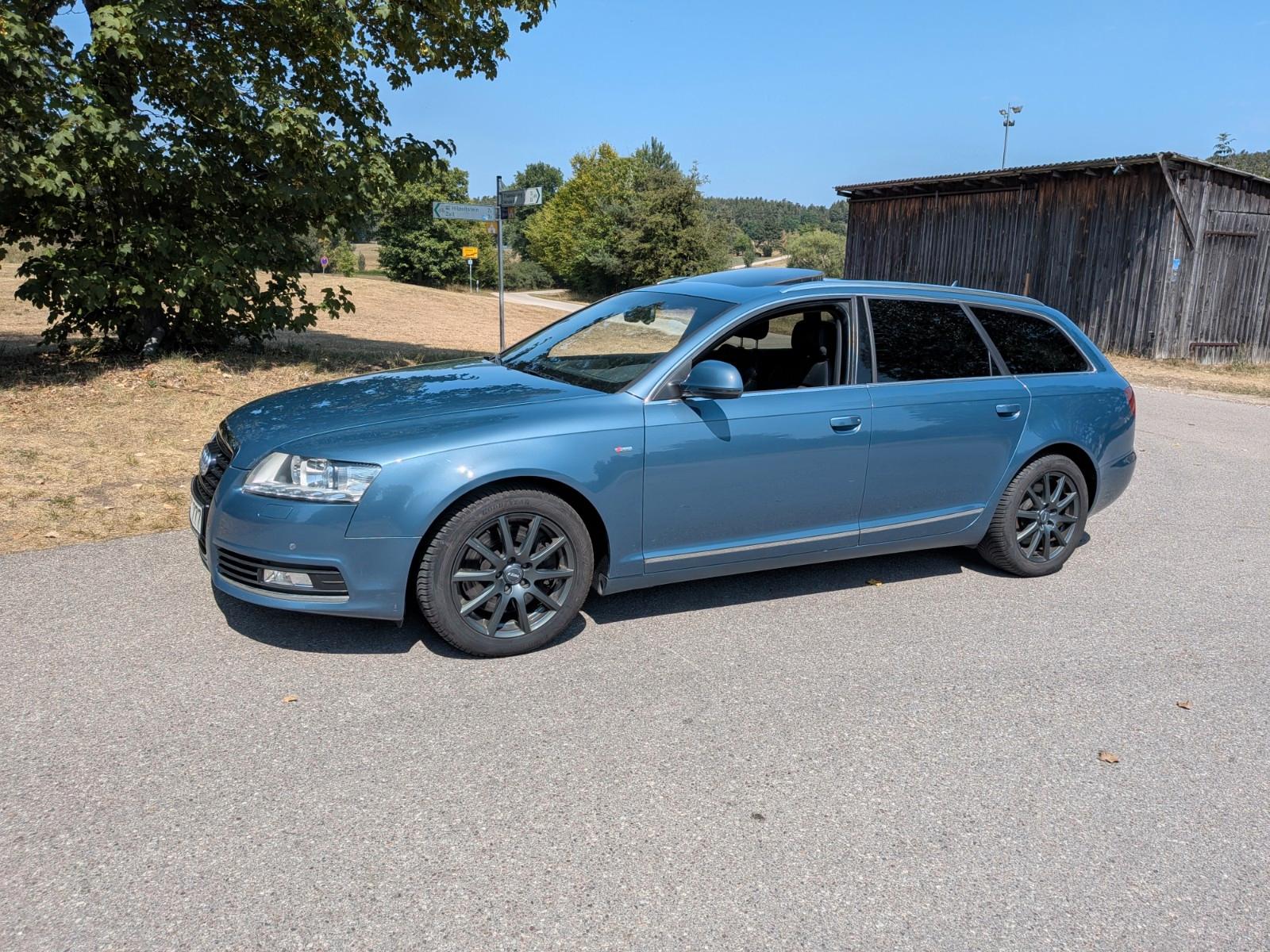Audi A6 2010 — вигляд ззаду