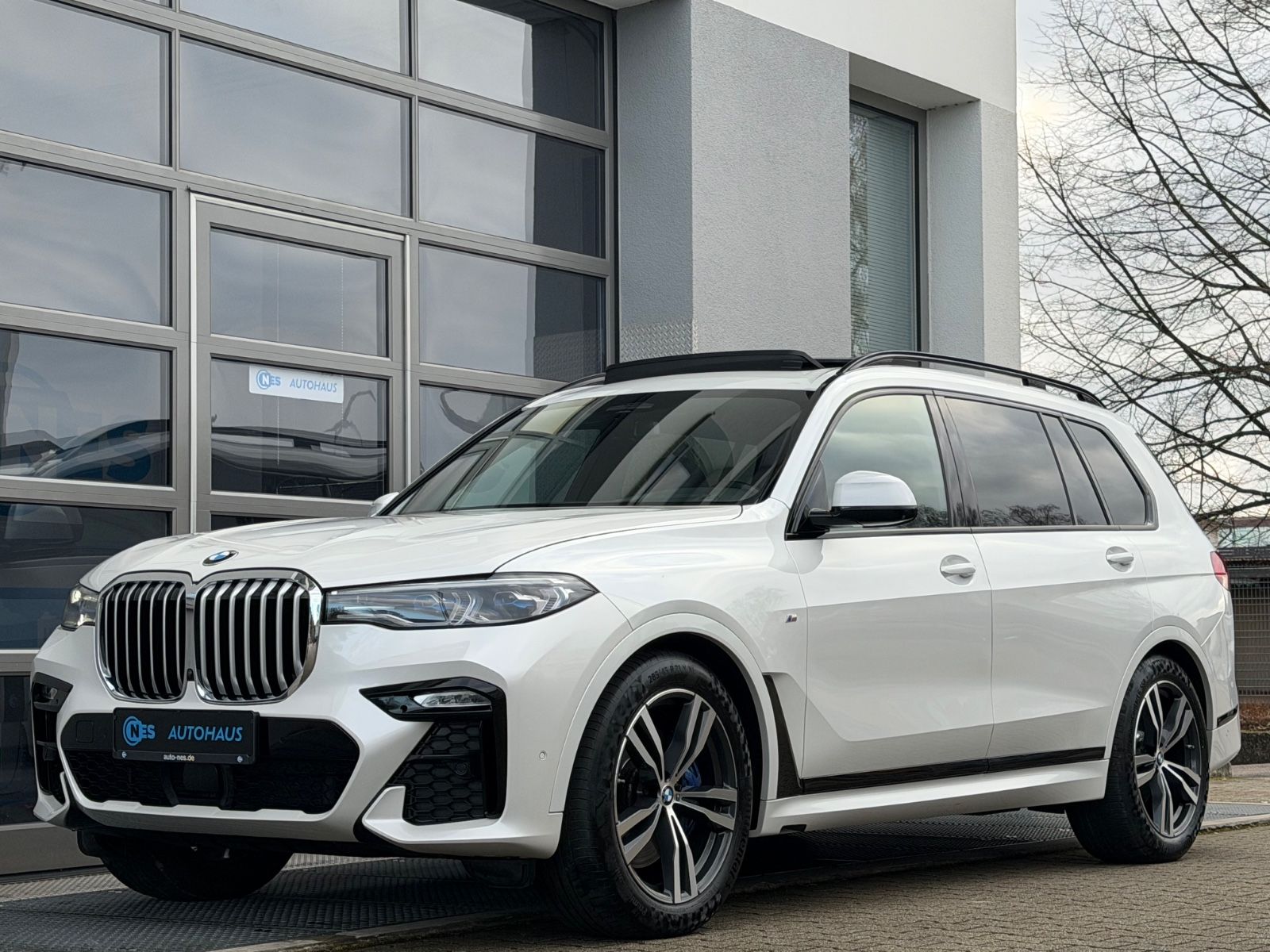 BMW X7 40d xD M SPORT*SKY*B&amp;W*LASER*SOFT*KEY*360*21'