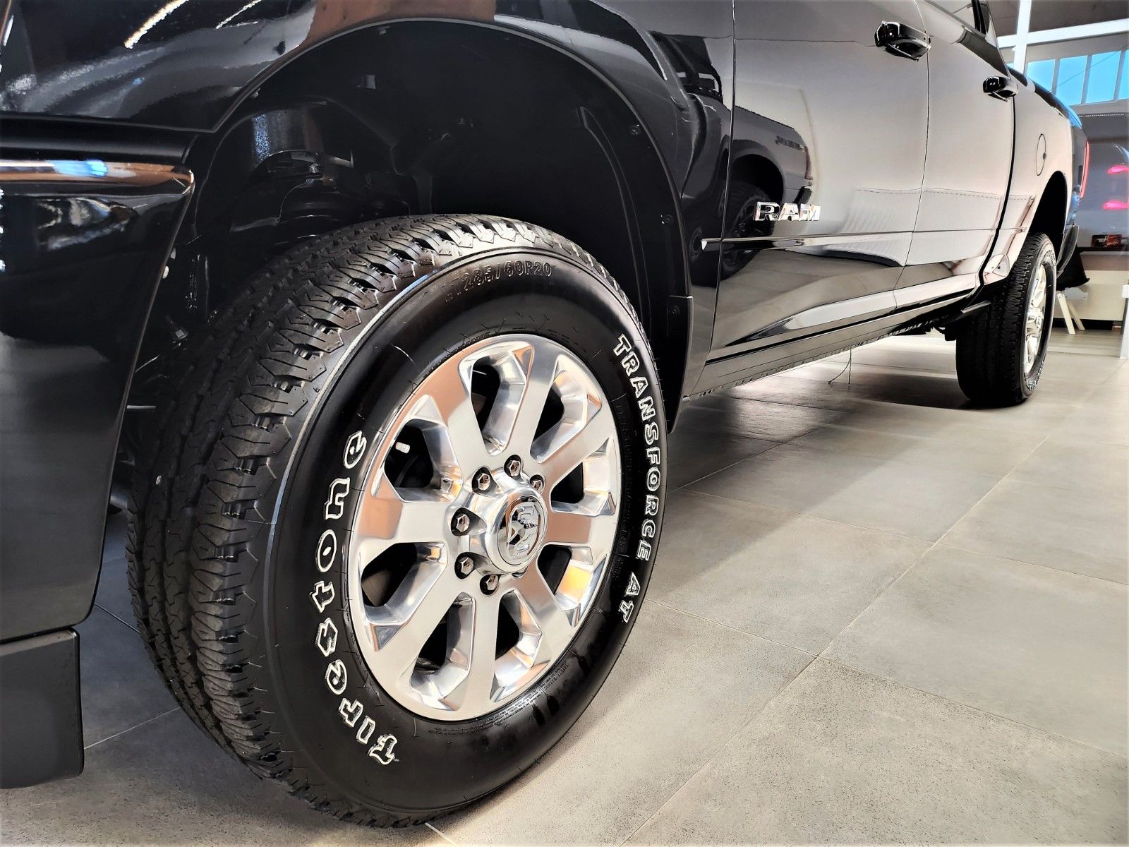 Fahrzeugabbildung Dodge RAM 2500 Laramie Crew Cab 4x4