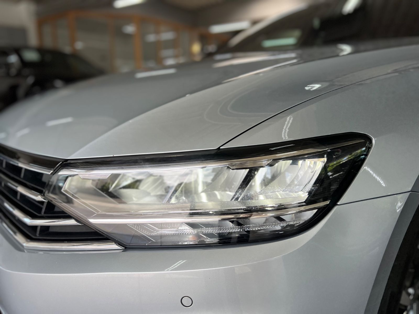 Volkswagen Passat 2.0 TDI Variant 2x Business Pano+17ZOLL imagem 3