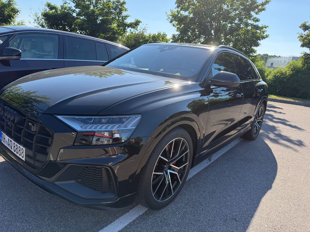Image of Audi Q8