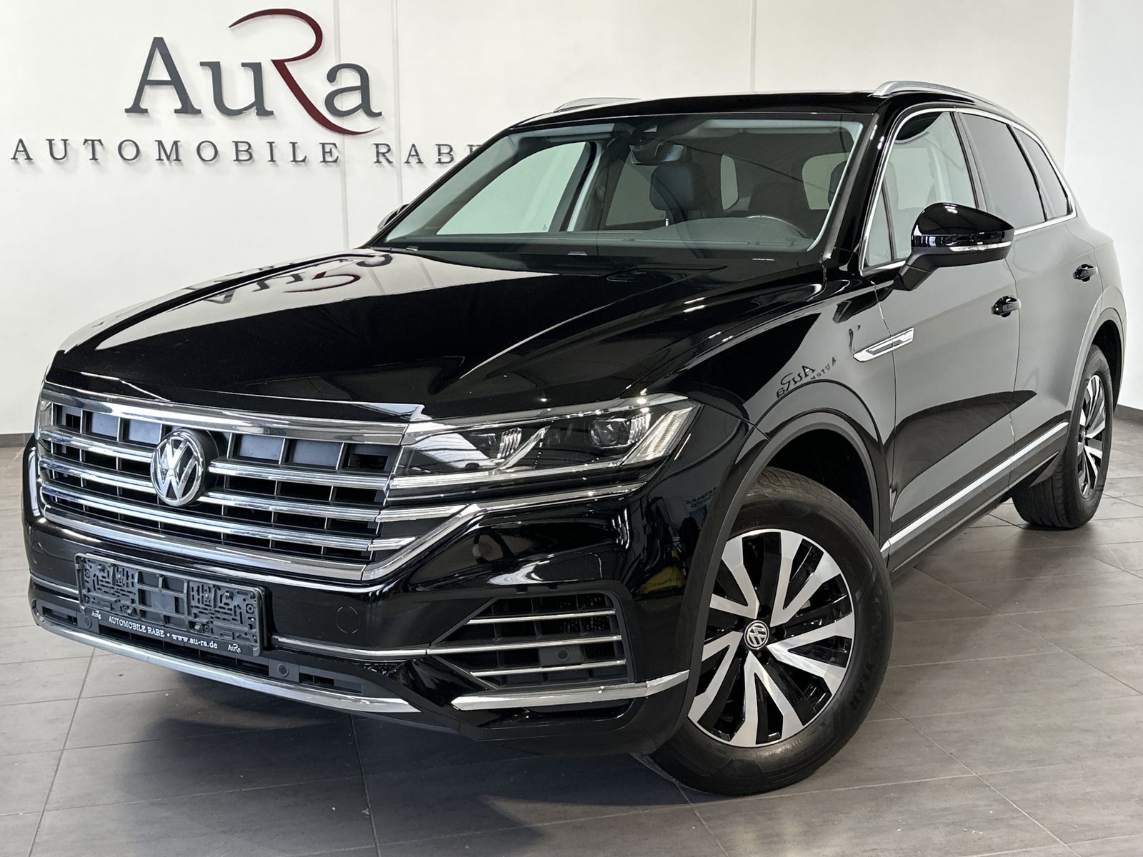 Fahrzeugabbildung Volkswagen Touareg 3.0 TDI Elegance 4Motion NAV+LED+PANO+PP