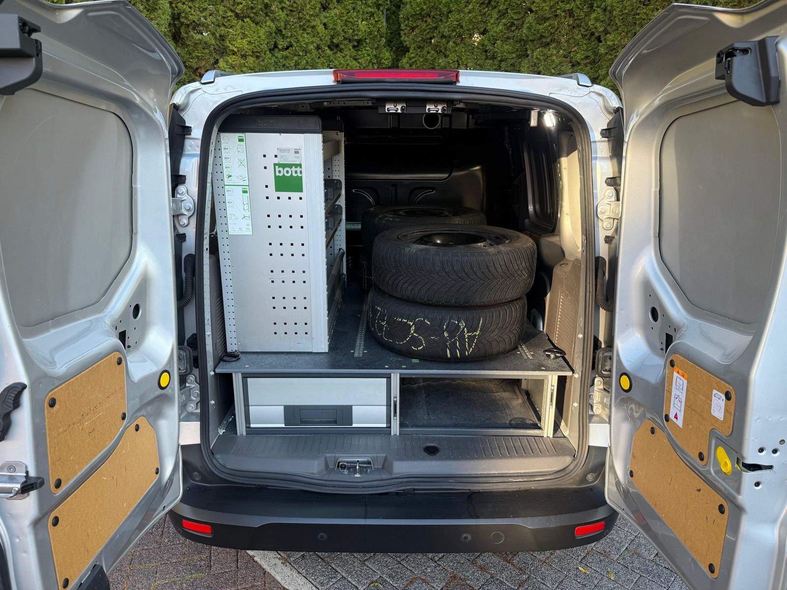 Fahrzeugabbildung Ford Transit Connect 1.5 TDCi Trend XEN+SHZ+KAM+REGAL