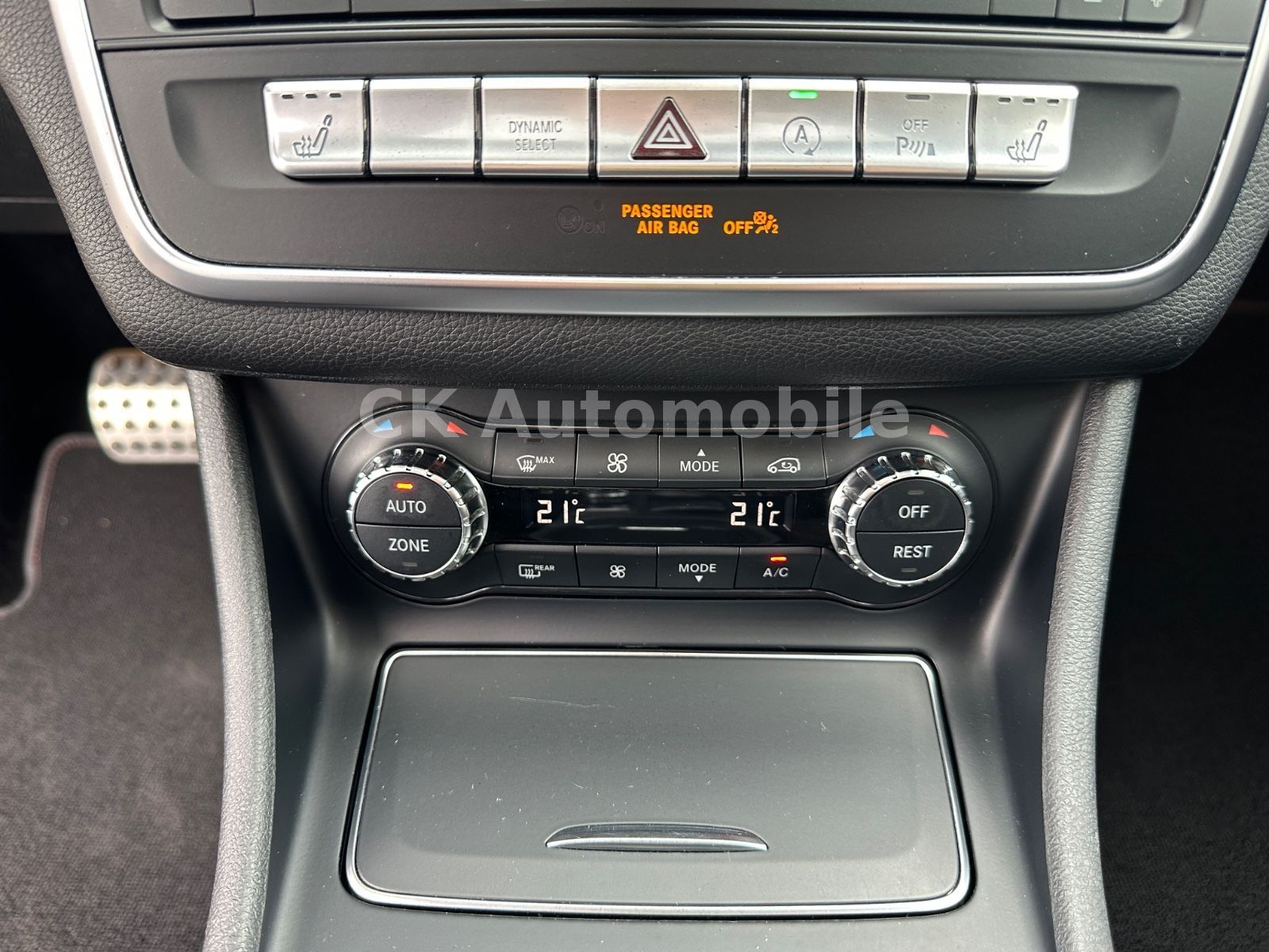 Fahrzeugabbildung Mercedes-Benz CLA 200 Shooting Brake AMG-Line/Night-Paket/LED