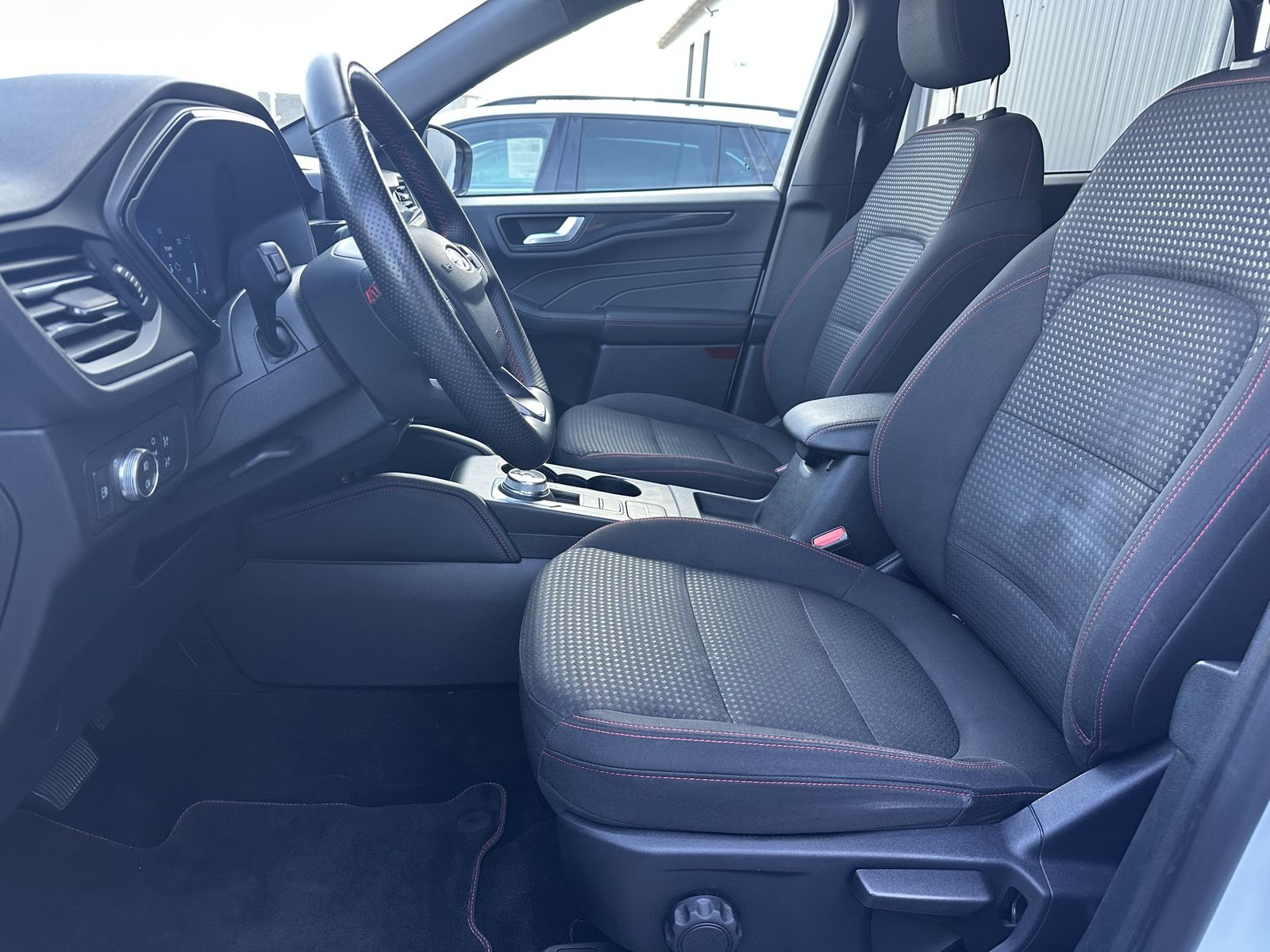 Fahrzeugabbildung Ford Kuga Plug-In Hybrid ST-Line NAV+LED+AHK+19ZO+PP