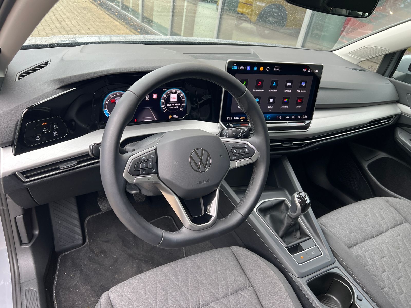 Fahrzeugabbildung Volkswagen Golf VIII Life 1.5 TSI *AHK, LED, ACC, Kamera, 1