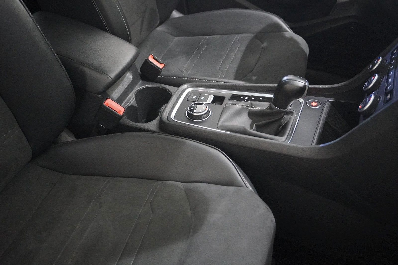 Fahrzeugabbildung SEAT Ateca 2.0 TDI 4DRIVE STYLE NAVI/LED/SH/SPORT/AHK