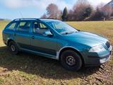 Skoda Octavia Combi 1.6 Elegance an EXPORT/BASTLER