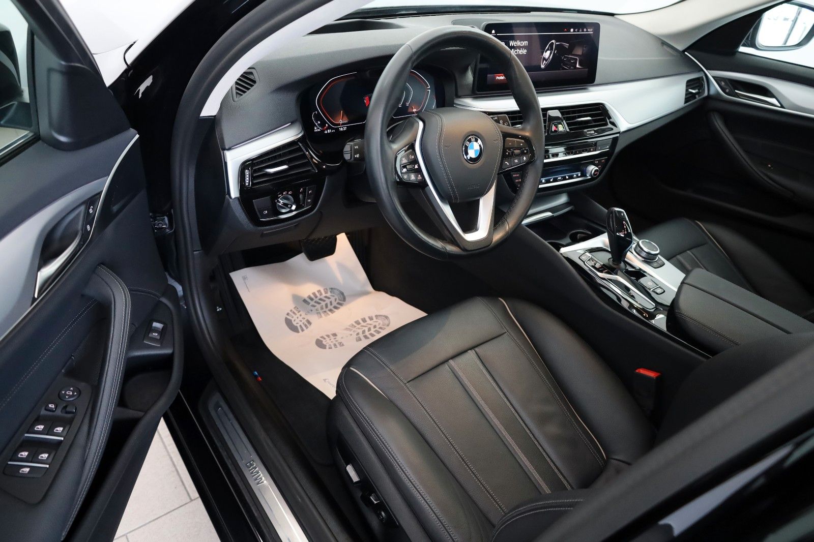 Fahrzeugabbildung BMW 530 d xDrive, Leder,Navi,LED,SH,HUD,Kamera