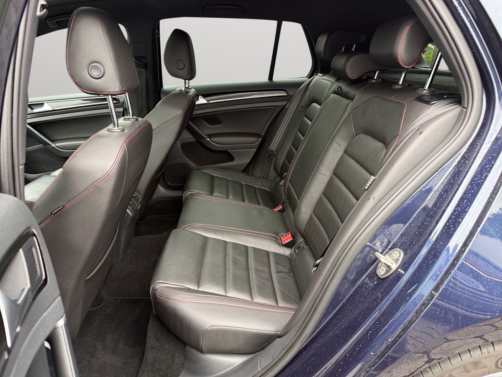Fahrzeugabbildung Volkswagen Golf VII Lim. GTI BMT*Pano*Leder*Standheizung*