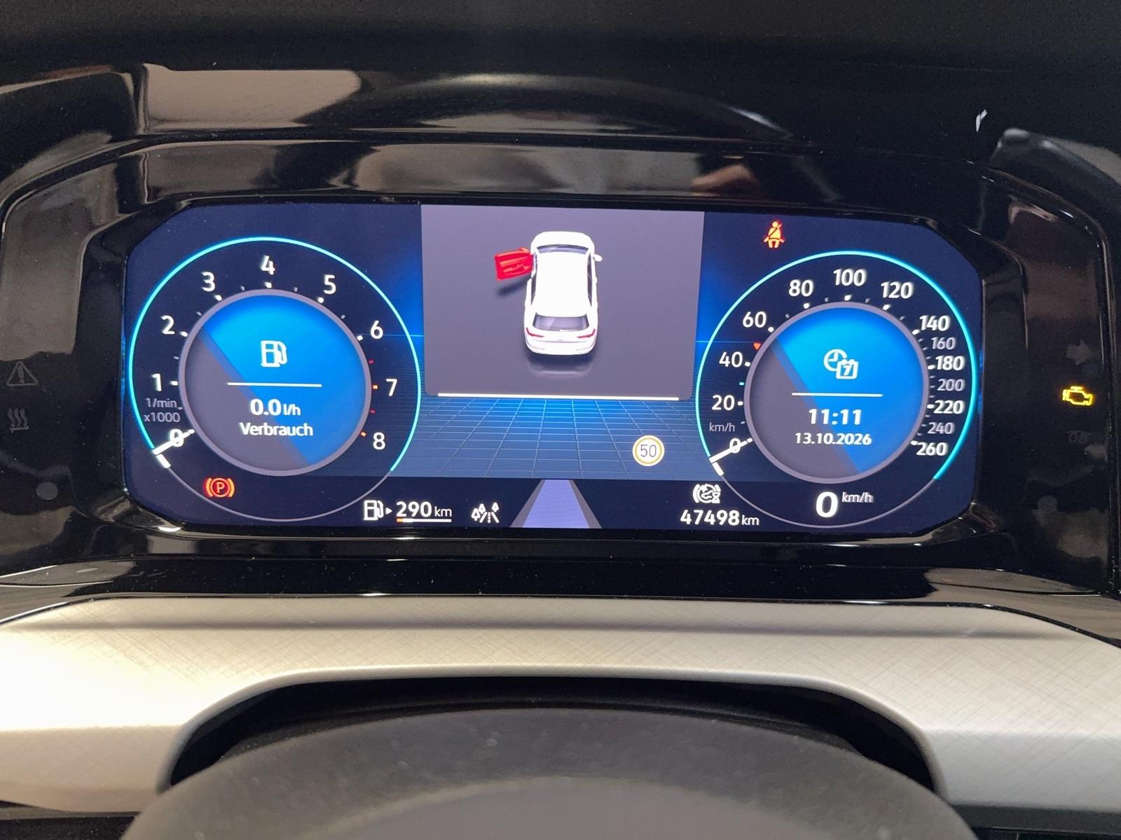 Volkswagen Golf VIII 1.5TSI Life CarPlay h/k AHK Standhzg