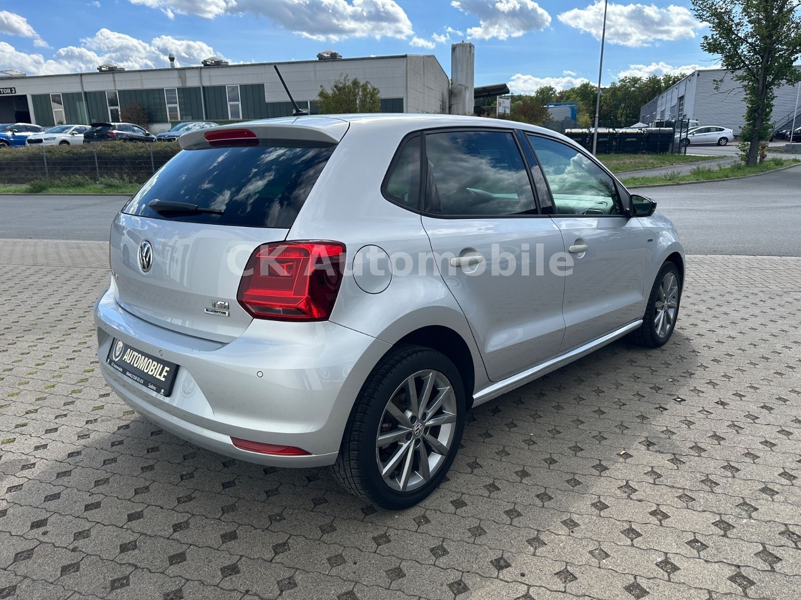 Fahrzeugabbildung Volkswagen Polo V Fresh 1.2 TSI DSG/Klimaanlage/SHZ/PDC