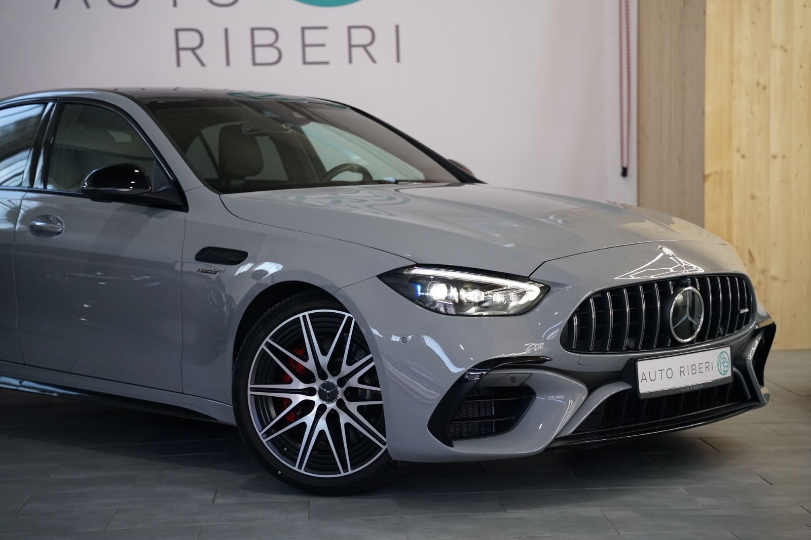 Mercedes-Benz C63AMG 4Matic+SE Performance F1* imagem 2