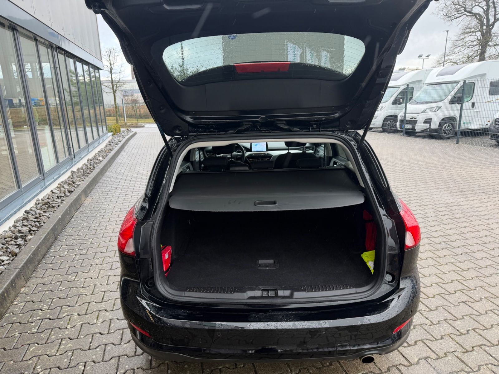 Fahrzeugabbildung Ford Focus Turnier Cool & Connect