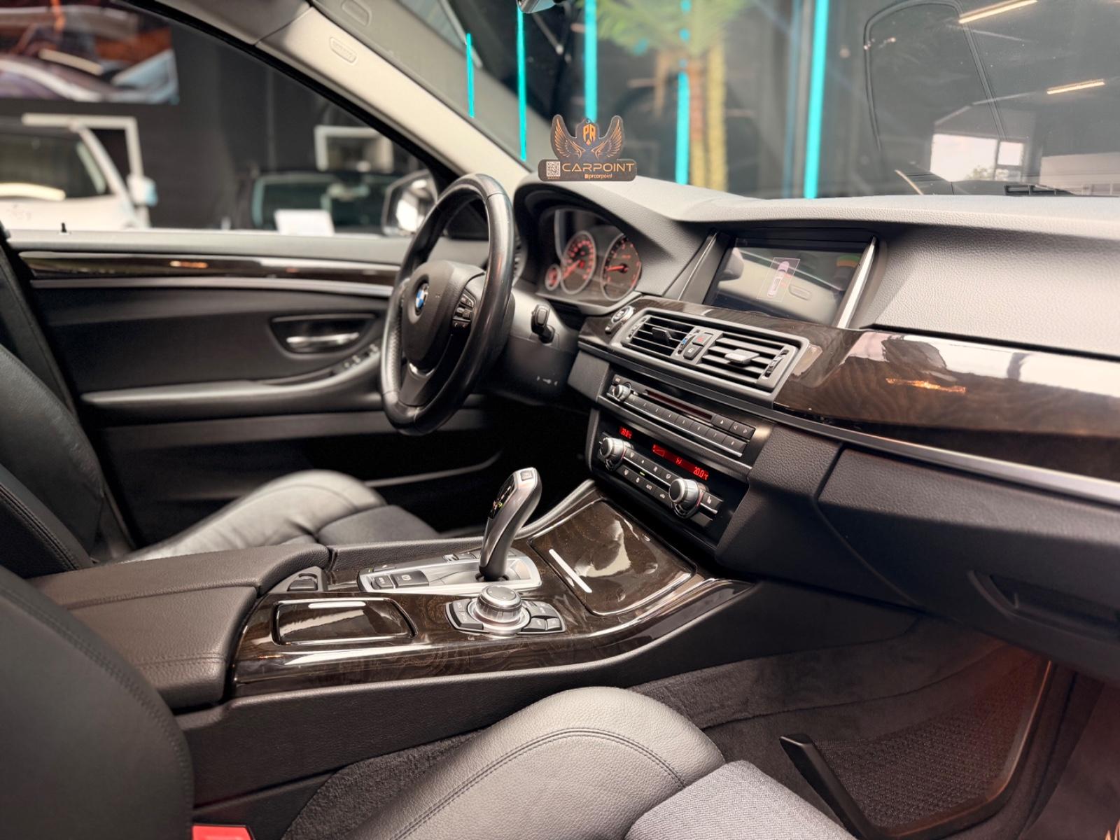 BMW 520 Limousine 520 i/Xenon/Leder/Navi/CarPlay