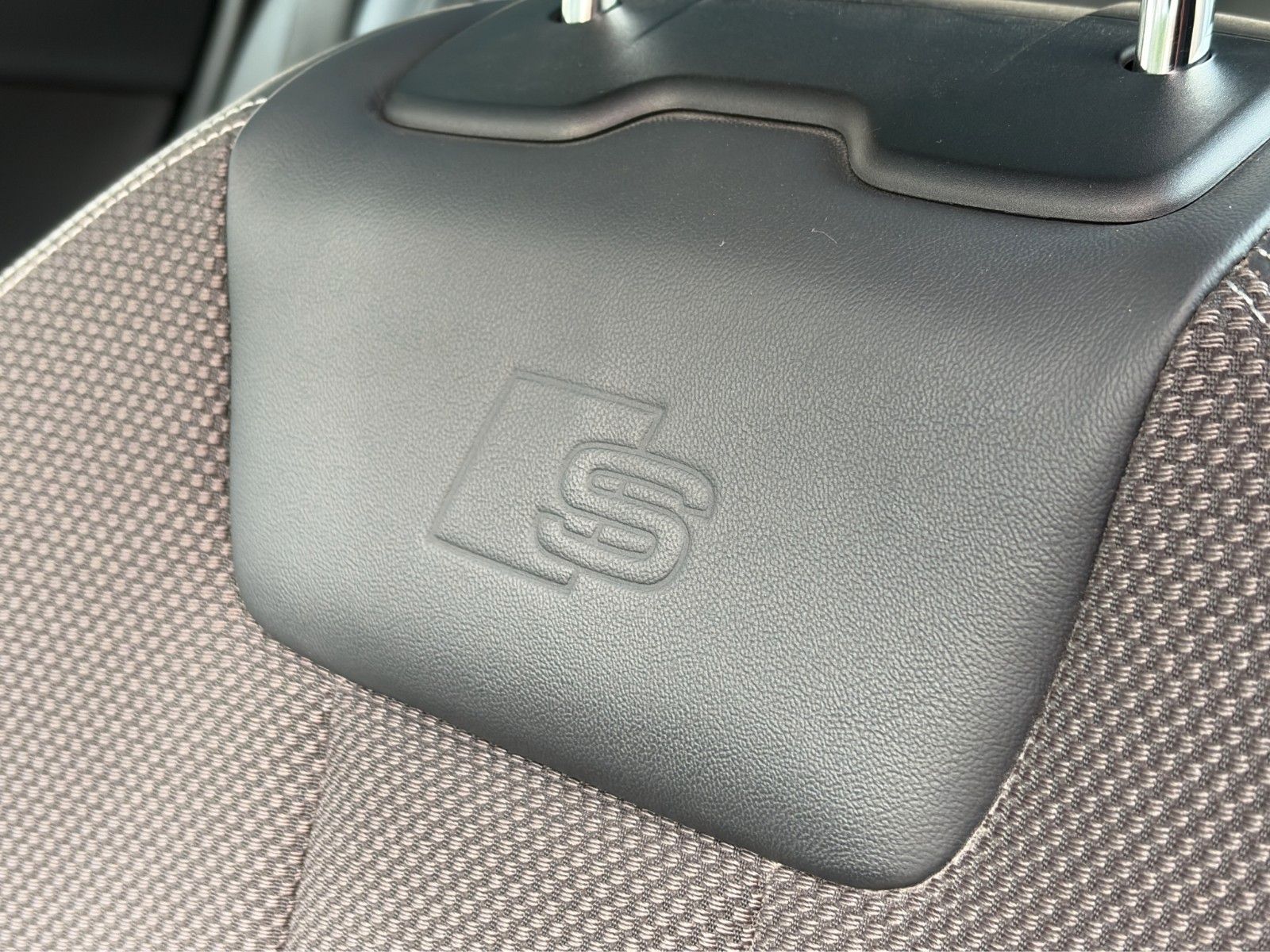Fahrzeugabbildung Audi A4 Avant DSG quattro S Line*Pano*AHK*LED*SHZ*
