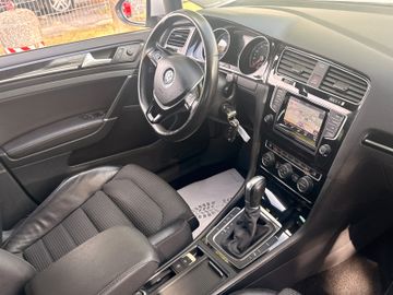 Volkswagen Golf - 11