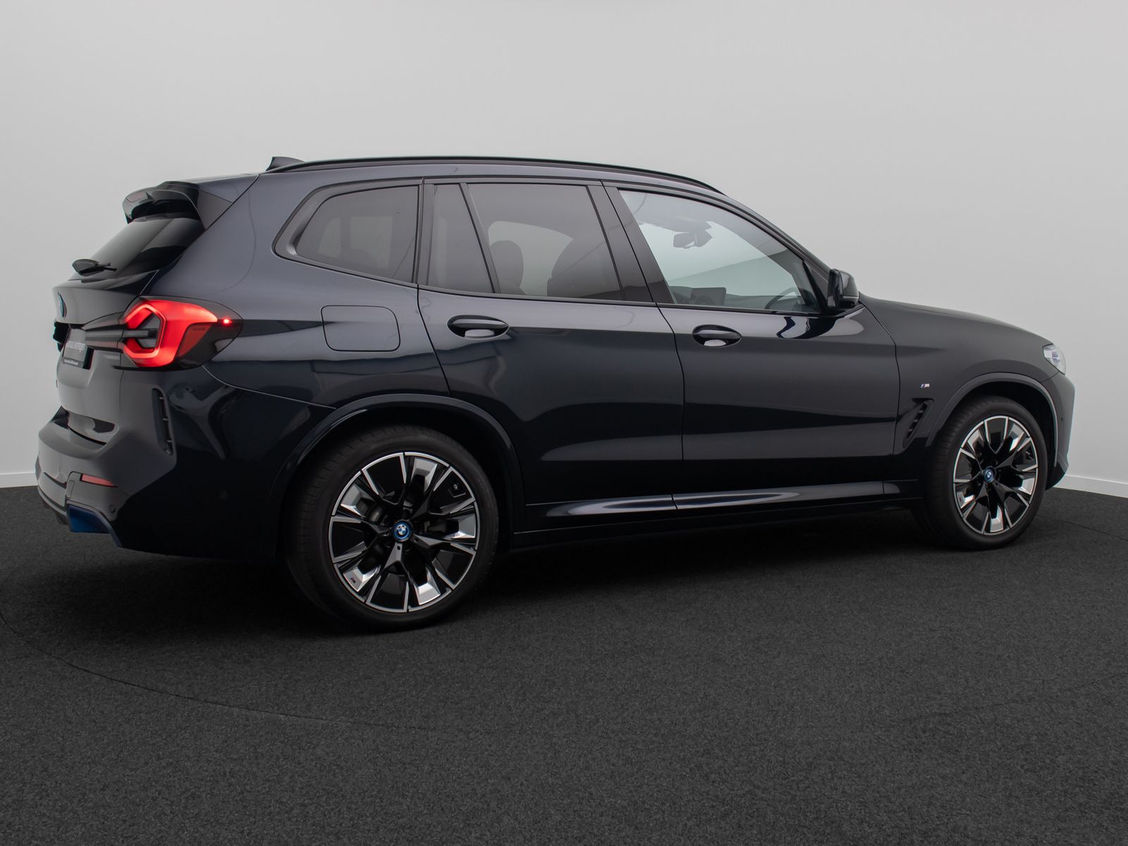Fahrzeugabbildung BMW iX3 IMPRESSIVE 360&deg; H/K Panorama DAB HUD 20Zoll