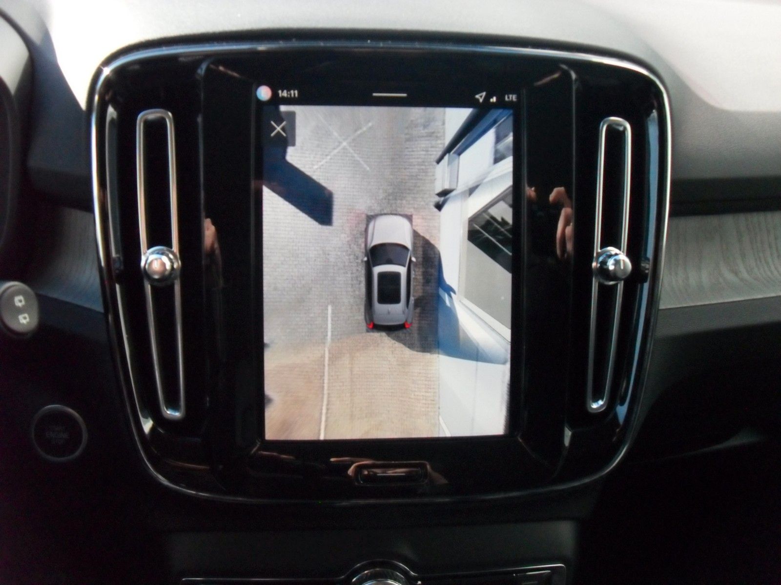 Fahrzeugabbildung Volvo XC 40 B3 Plus Dark | Standheizung | 360°