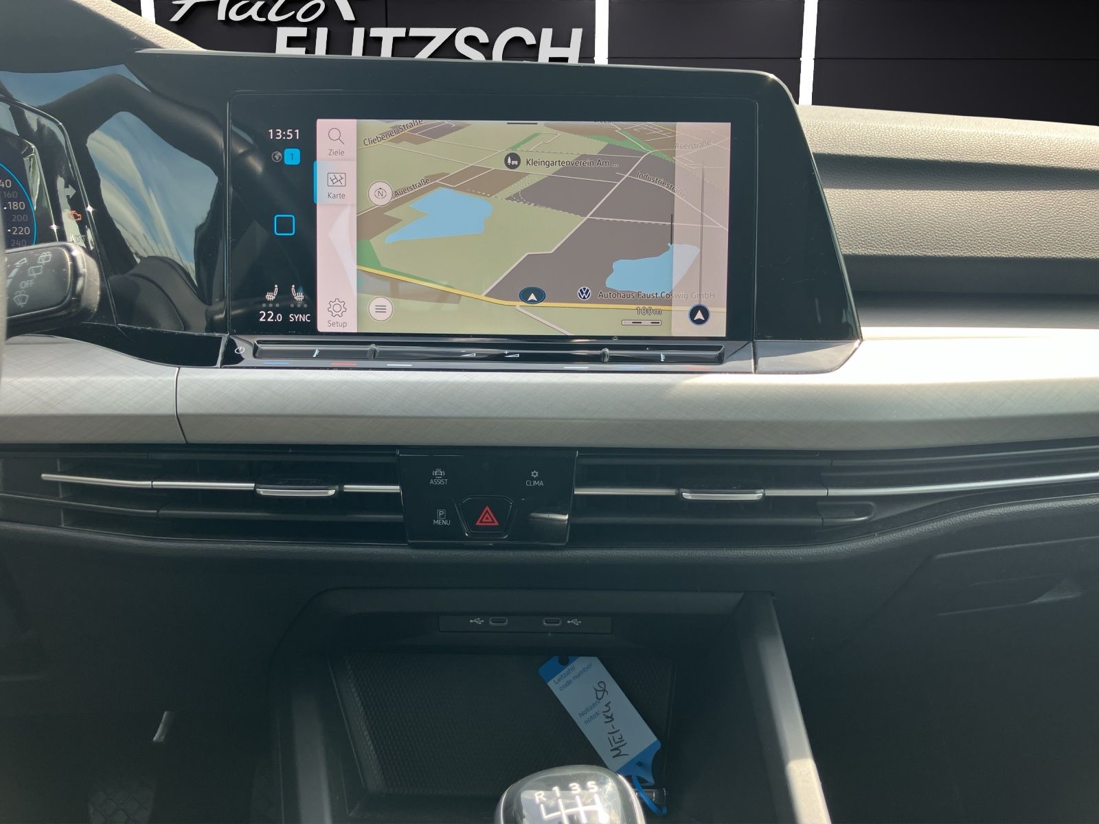 Fahrzeugabbildung Volkswagen Golf VIII Variant TDI Life LED Navi ACC AHK SHZ