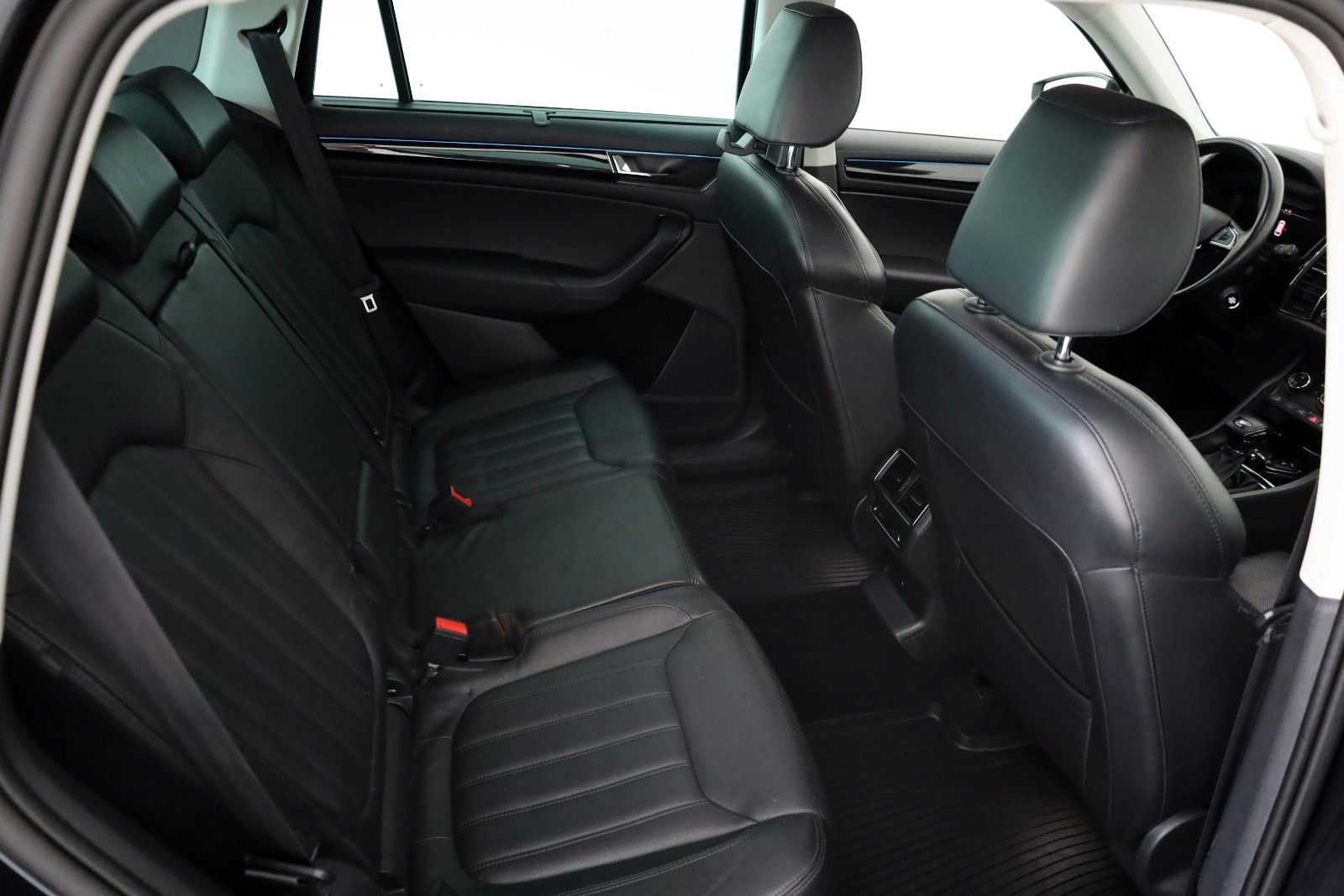 Fahrzeugabbildung SKODA Kodiaq L&K 4x4 Leder,Navi,LED,360°,ACC,AHK,SR+WR