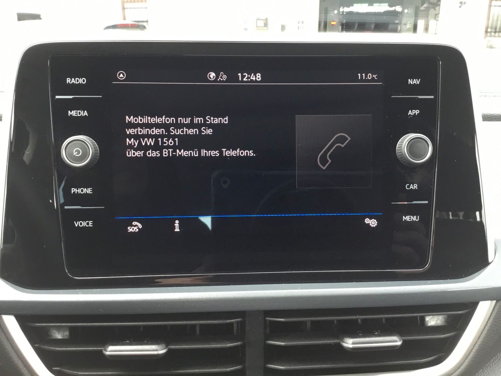 Fahrzeugabbildung Volkswagen T-Roc 1.5 TSI DSG Style+AHK+MatrixLED+ACC+Pano