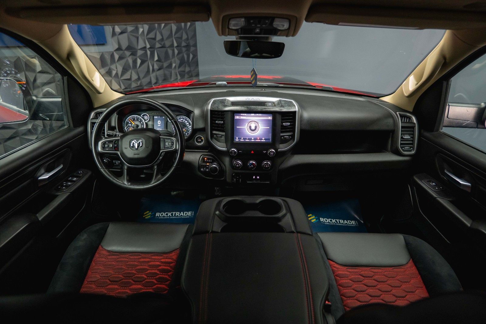 Fahrzeugabbildung Dodge RAM 5.7 V8 HEMI 4x4 RED DEVIL LONGBED Offroad
