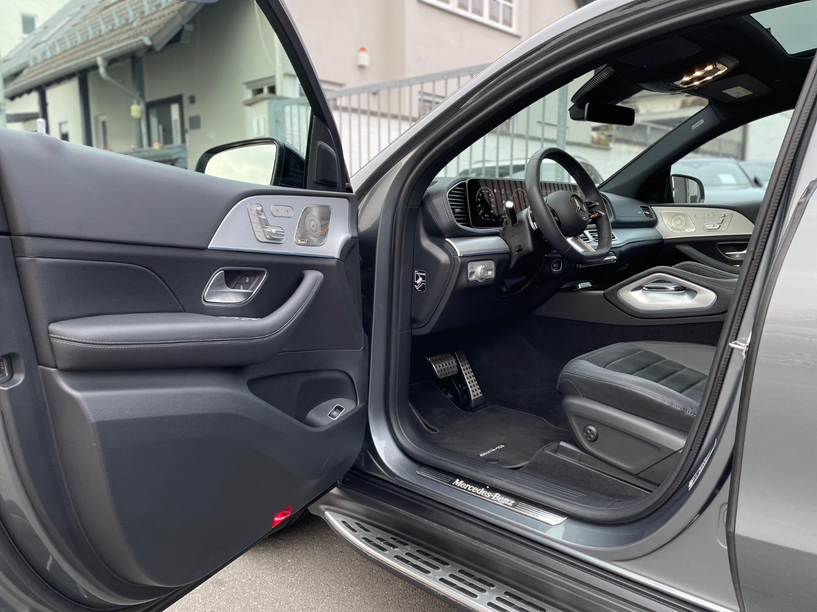 Fahrzeugabbildung Mercedes-Benz GLE 350 de Coupé Facelift |AMG|HUD|360°|22"|AHK