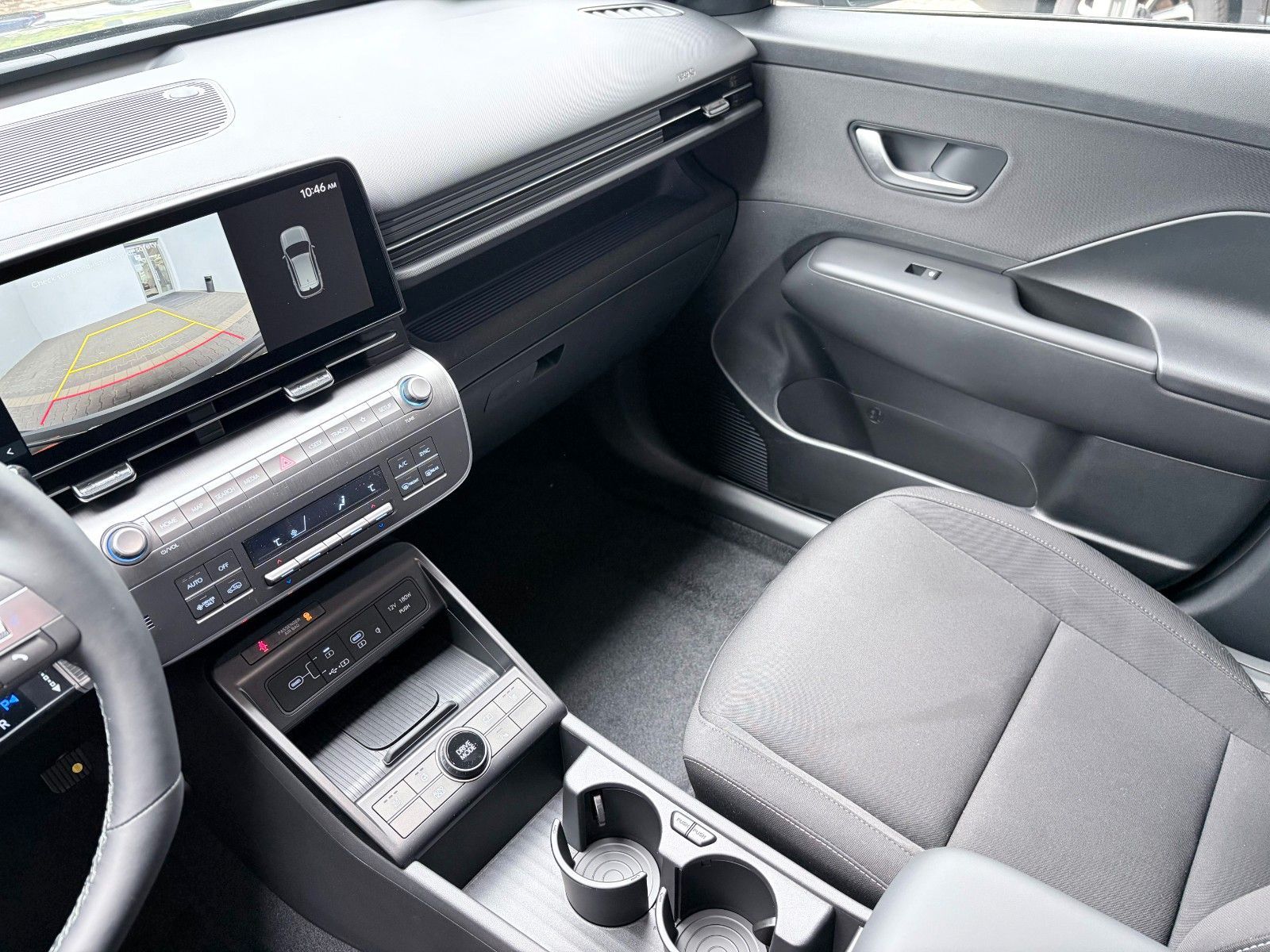 Fahrzeugabbildung Hyundai Kona 1.6 GDI Trend KlimaA,LED,Navi,SHZ,el.Heck