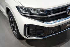 VW Touareg TDI R-Line | Leder | HuD | Luftfederung VW Touareg TDI R-Line | Leder | HuD | Luftfederung