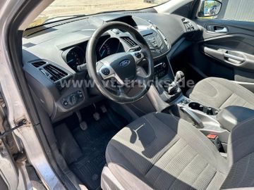 Ford Kuga - 12