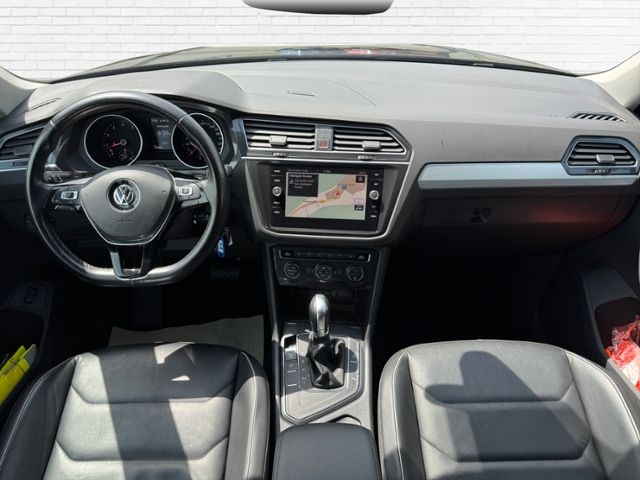 Fahrzeugabbildung Volkswagen Tiguan 1.4 TSI ACT Comfortline DSG LEDER NAVI KL