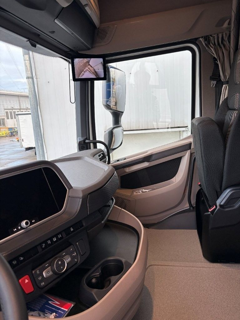 Fahrzeugabbildung DAF FAN XG 480 Swing-Board-Aufbau Mitnahmestapler