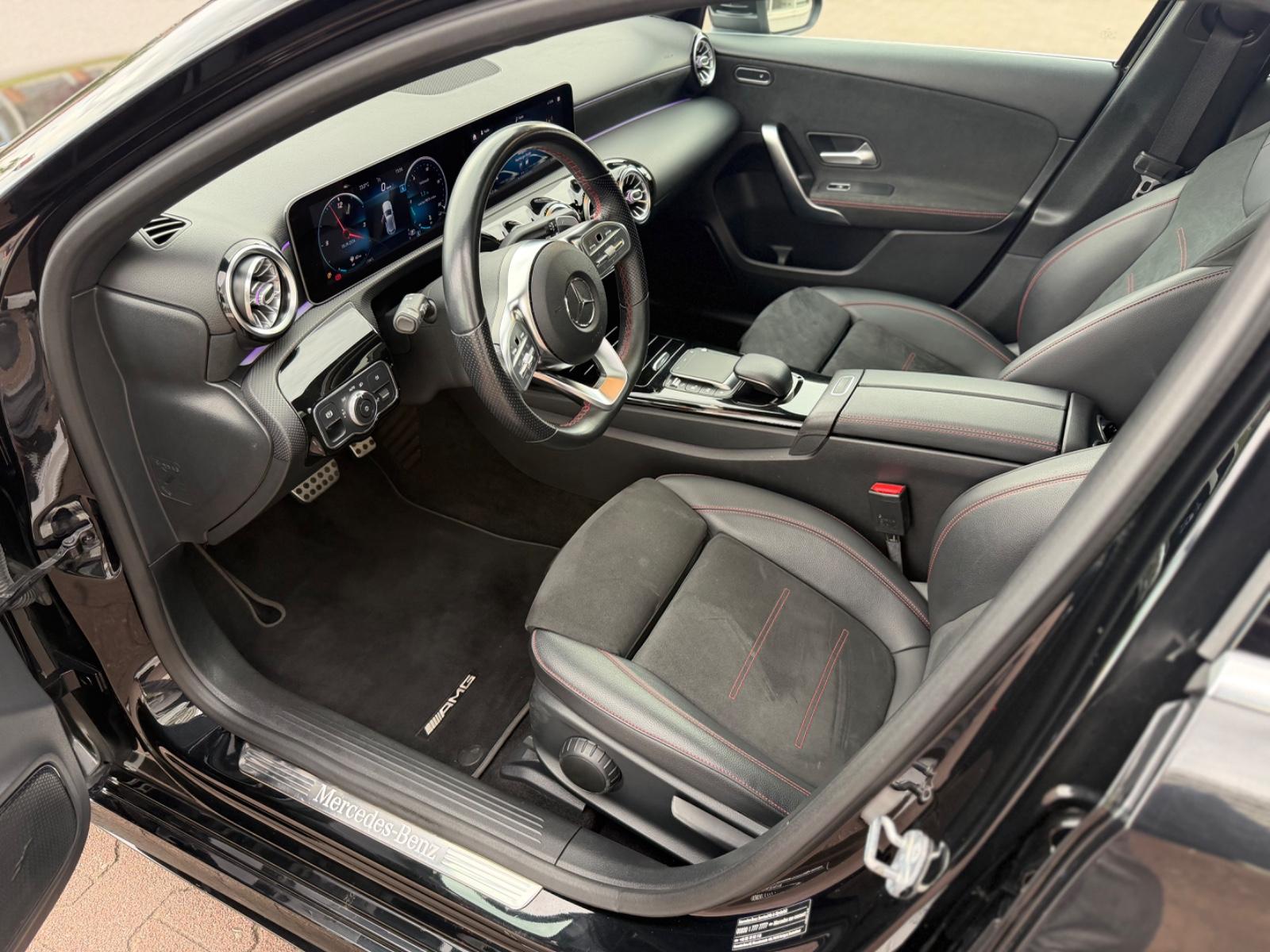 Mercedes-Benz A 200 AMG Line 4Matic 190ch - 1 ère main - Toit ouvrant - Carnet entretien - Virtual cokpit