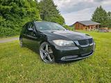 BMW 325i E91 - BMW 325 aus 2008: Kombi
