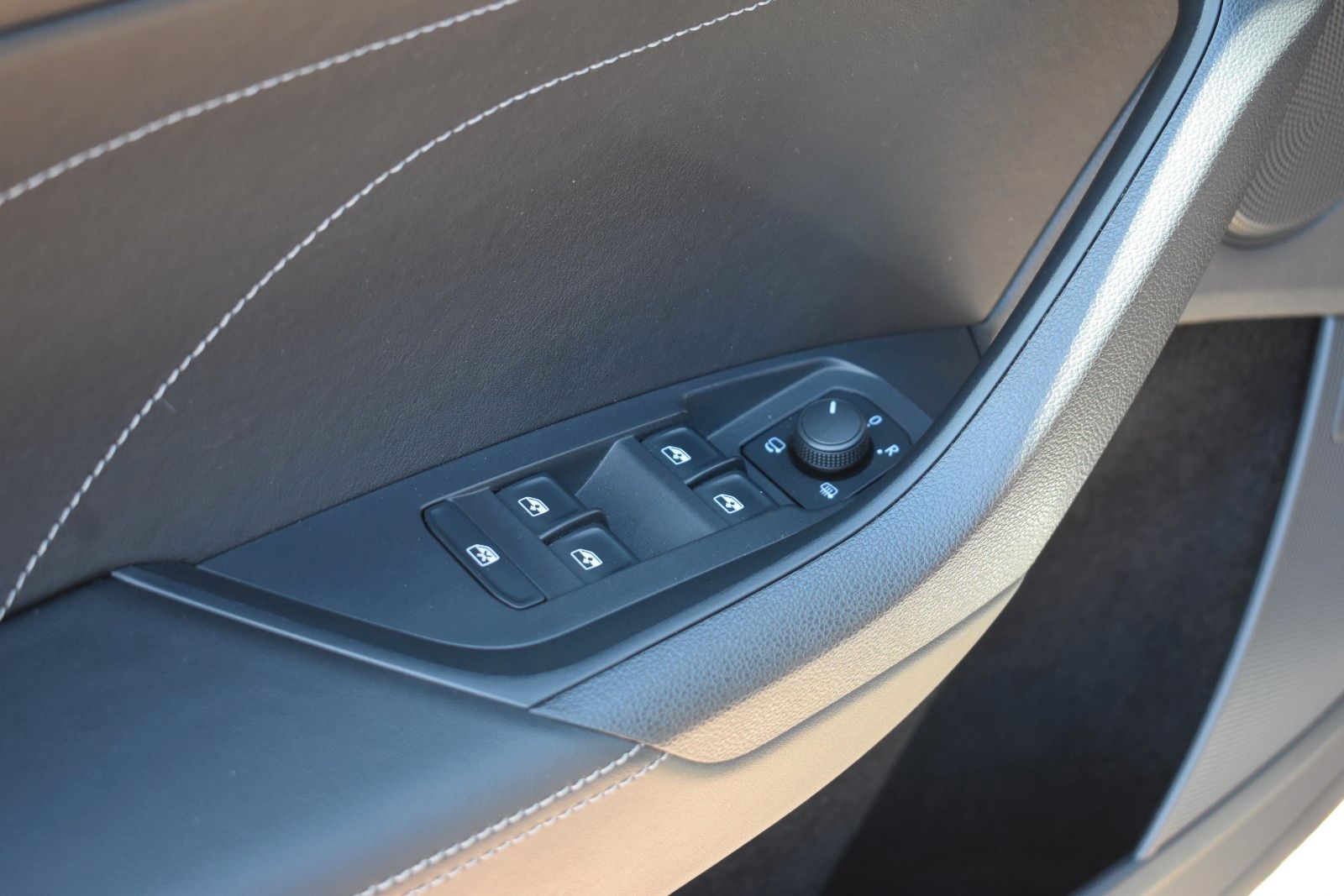 Fahrzeugabbildung SKODA Kodiaq Clever 4x4 Autom. LED Keyless ACC DAB+