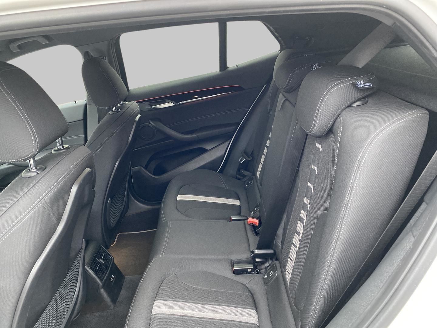 BMW X2 sDrive 18 i Advantage Plus Navi LED DAB RÜK foto 8