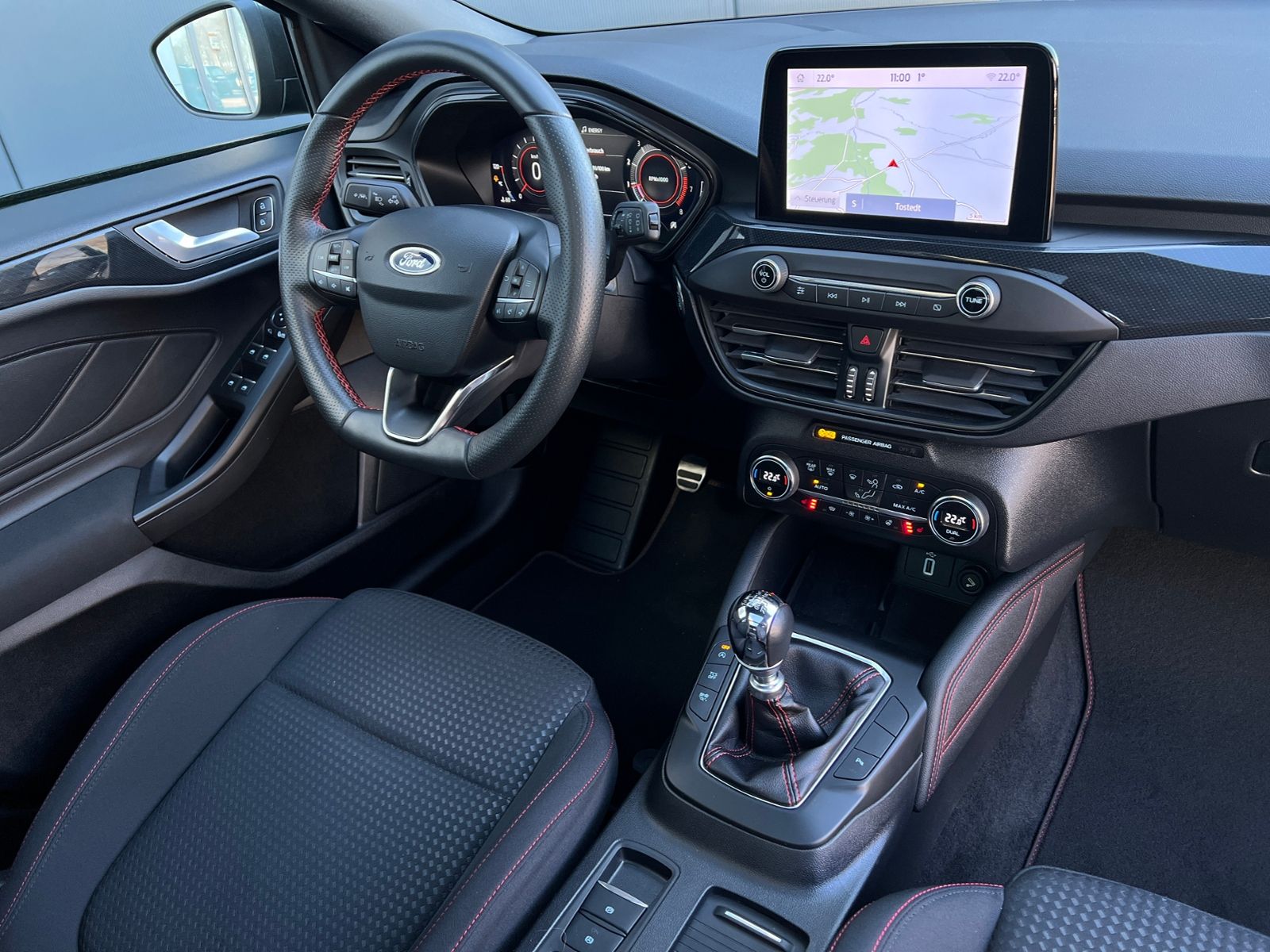 Fahrzeugabbildung Ford Focus Turnier ST-Line X 1.0 EcoBoost Hybrid *AHK