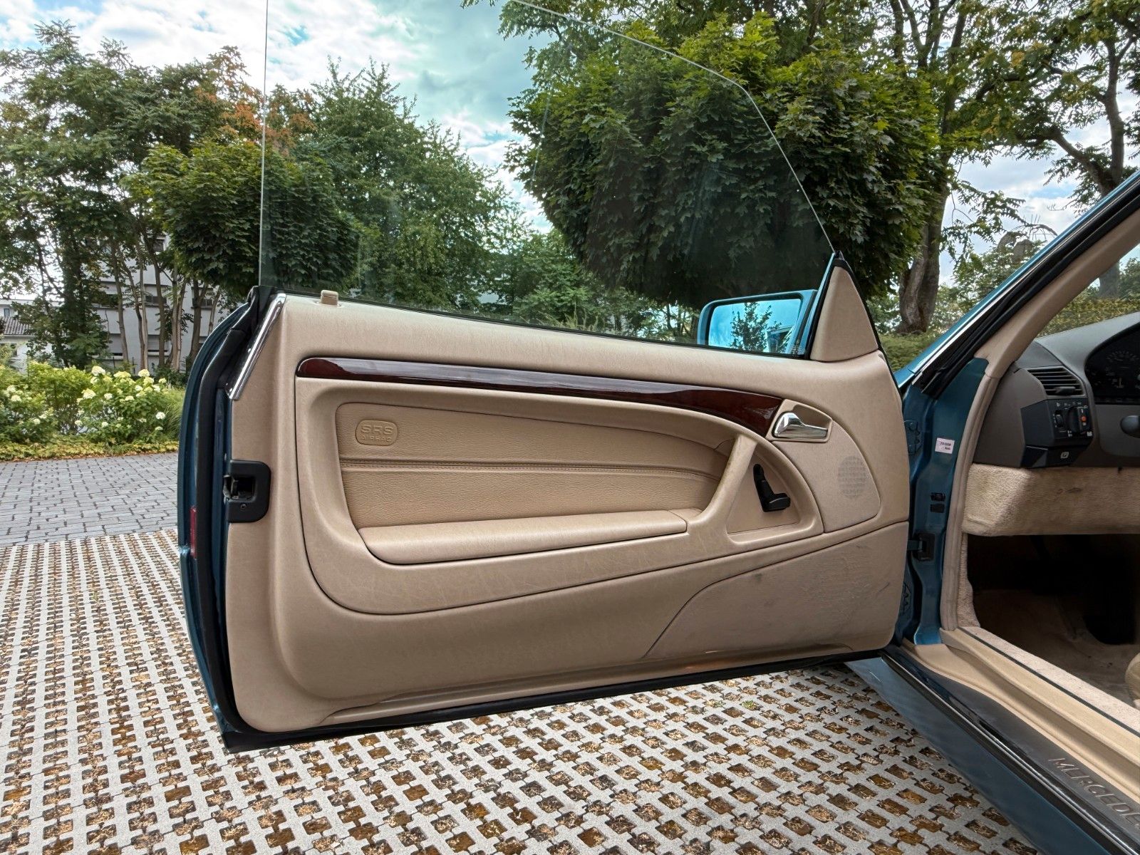 Fahrzeugabbildung Mercedes-Benz SL 280